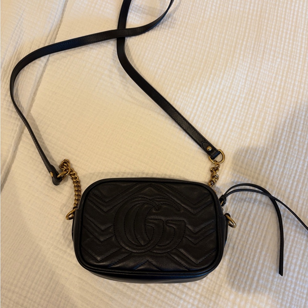 Gucci Black Quilted Leather GG Crossbody Bag - PRISTINE CONDITION - Picture 2 of 5